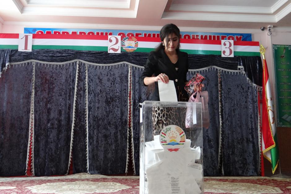 Voting in Tajikistan